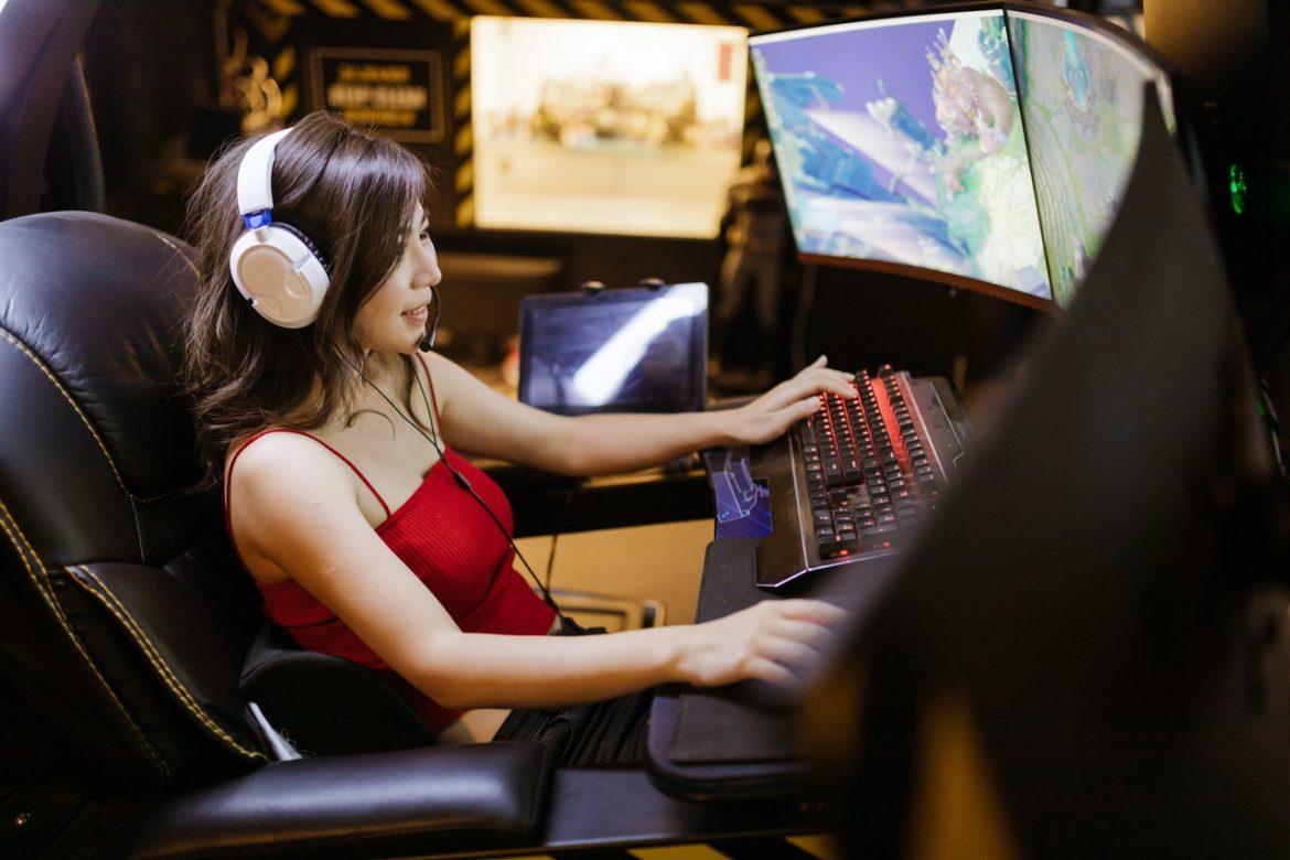 female gamer